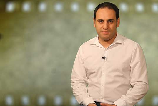 کتاب میخونی‌؟